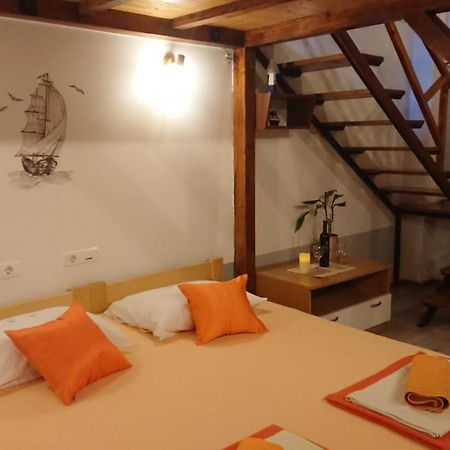 Apartment Lid Omiš Buitenkant foto