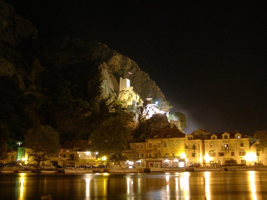 Apartment Lid Omiš Buitenkant foto