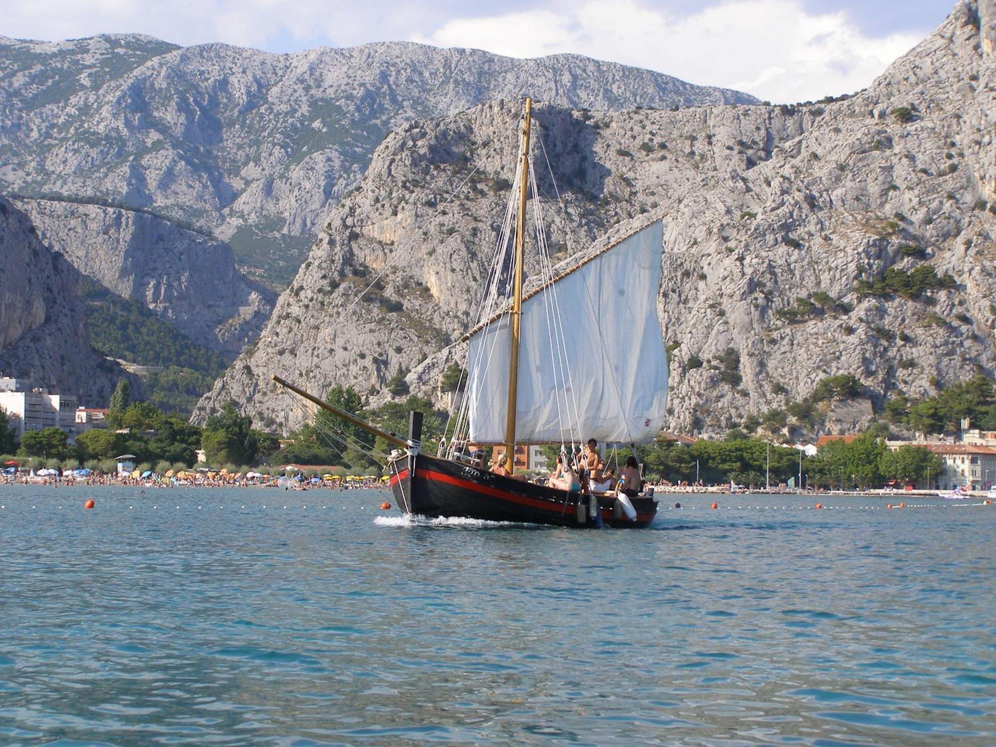 Apartment Lid Omiš Buitenkant foto