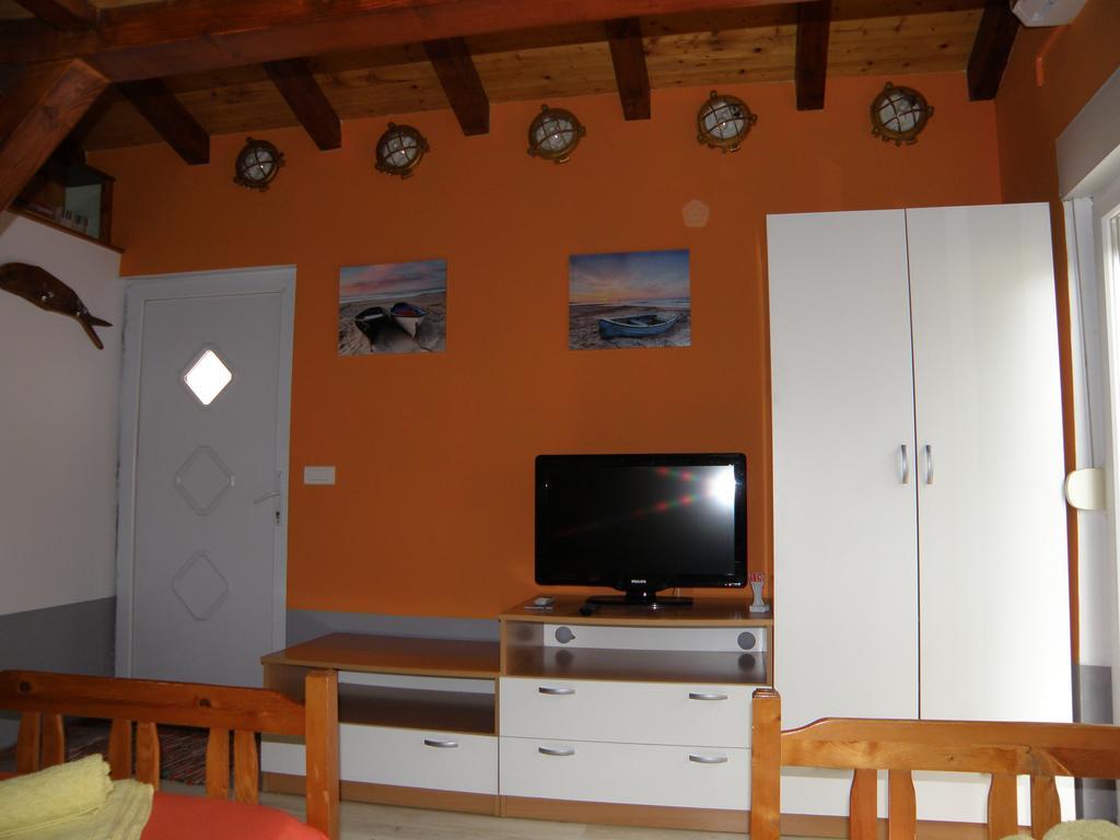 Apartment Lid Omiš Buitenkant foto
