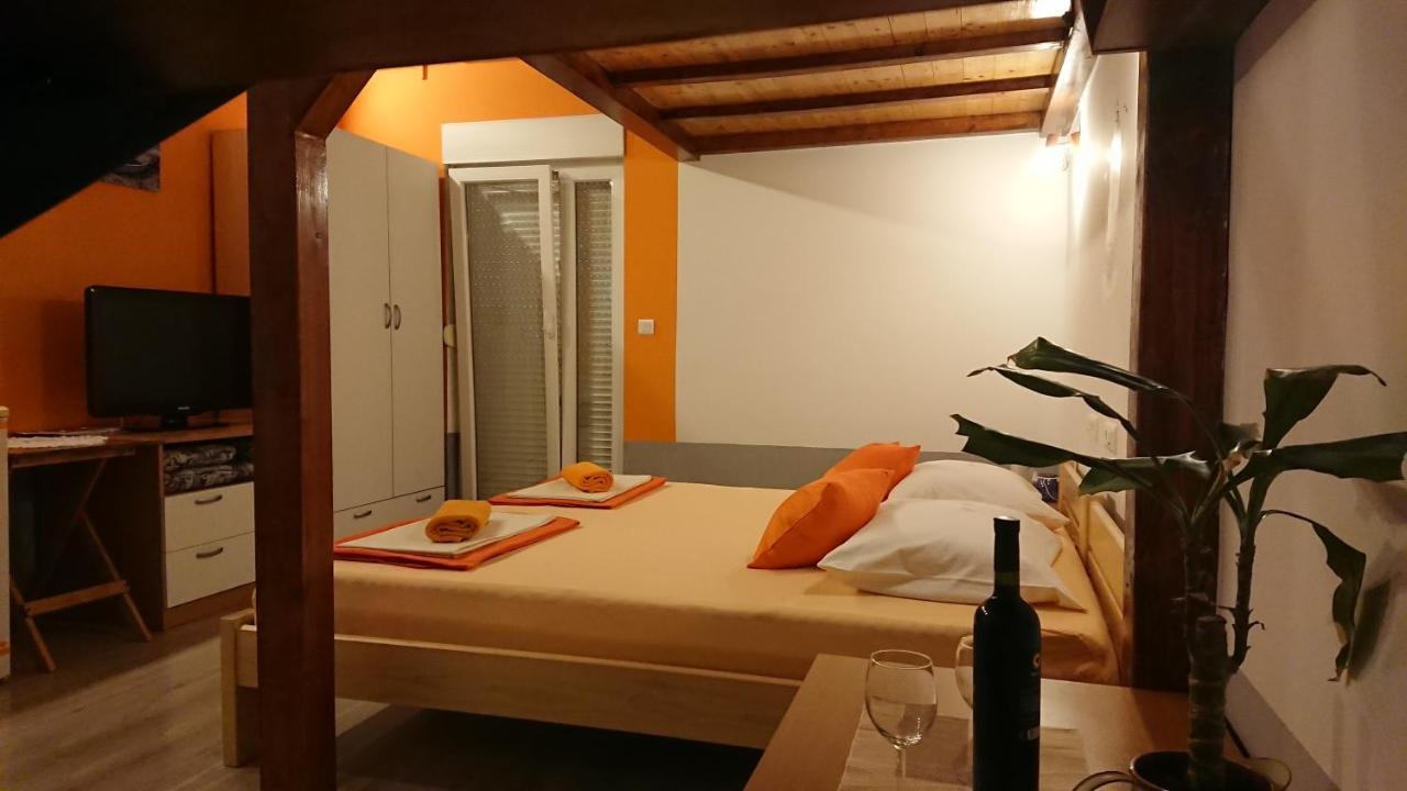 Apartment Lid Omiš Buitenkant foto