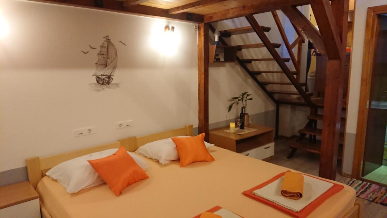 Apartment Lid Omiš Buitenkant foto